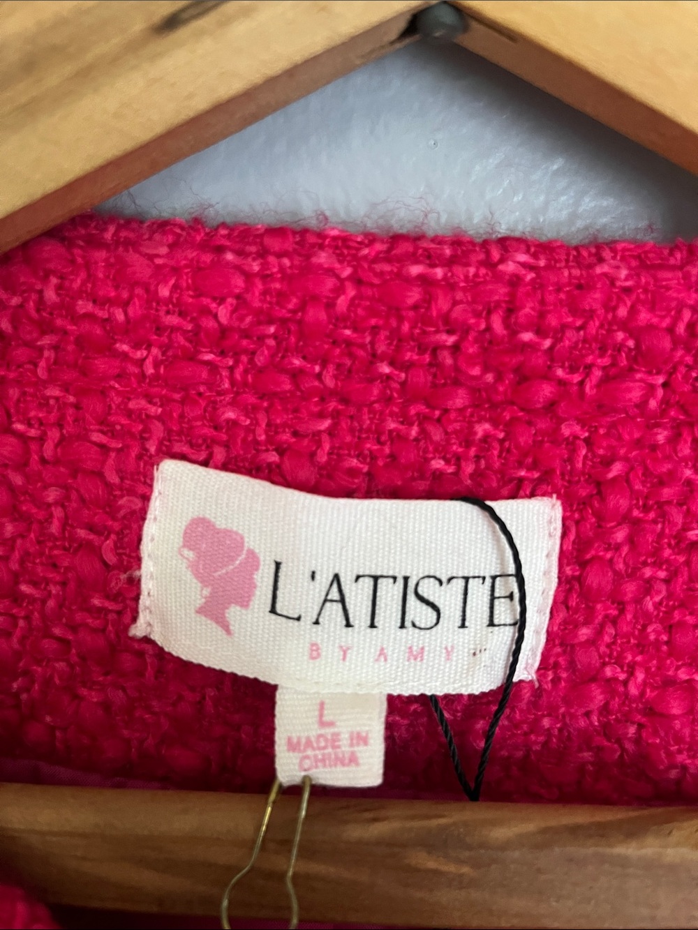 L'ATISTE Hot Pink Bouclé Cropped Blazer with Gold Buttons - Picture 2 of 7